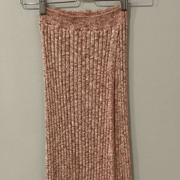 Free people women’s knit ribbed maxi skirt with front split. - Picture 4 of 7